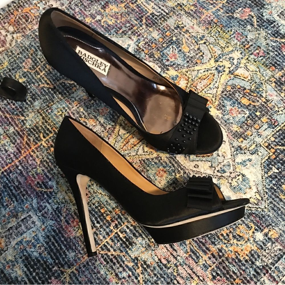 Badgley Mischka Black Satin pearl platform heels‎
